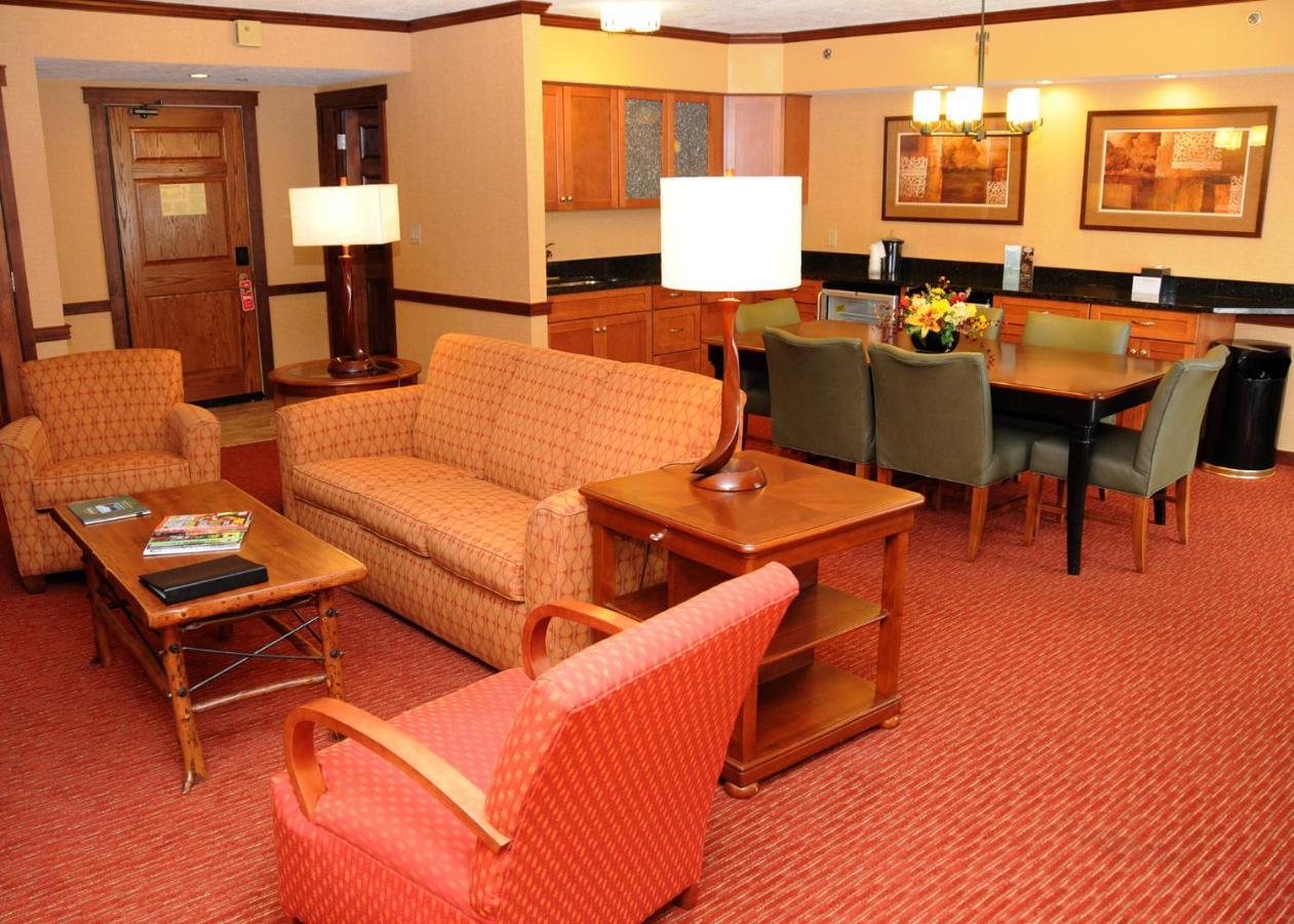 Slopeside Hotel By Seven Springs Resort Champion Экстерьер фото