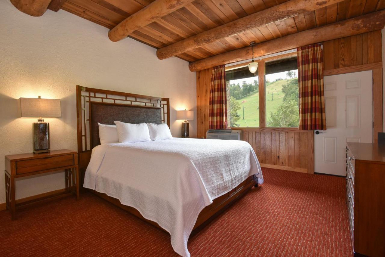 Slopeside Hotel By Seven Springs Resort Champion Экстерьер фото